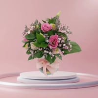 حلم رقيق في إناء مع شوكلاتة باتشي او فيريرو او الب...