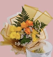 باقة ورد صن شاين مع شوكولاتة باتشي او فيريرو