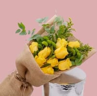 باقة شمس وهدوء – بوكيه ورد أصفر زاهي