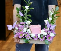 جنة الفراشات/باقة ورد مع كيكة في إطار أكريليك