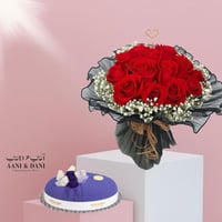 وردة حمراء مع حلاوة كيكة صغيرة15