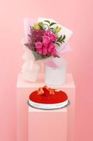 باقة أكاليل الورد ورد وردي مع مع أقحوان مع كيكة ان...