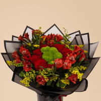 عناق الرومنسية/باقة ورد