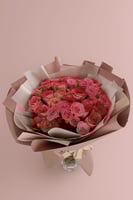 نفحات الورد – باقة ورد فاخرة 16 وردة مع ورود صغيرة