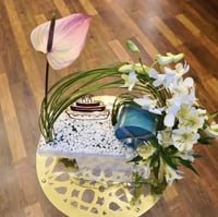 باقة ورد مخصصة مع شوكولاتة أنوش