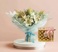 لمسة من السماء باقة ورد / مع شوكلاته باتشي او فيري...