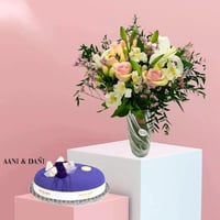 مزهرية ورد أبيض ووردي فاتح مع كيكة أني داني كيكة ص...