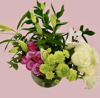 رذاذ الفرح / فازه ورد مزهرية فاخره