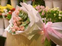 باقة / همسة وردية ورد بيبي جوري