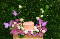 جنة الفراشات/باقة ورد مع كيكة في إطار أكريليك