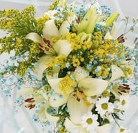 لمسة من السماء – باقة ورد طبيعي أنيقة