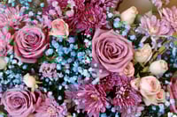 باقة مزيج نابض بالحياة - ورود طبيعية فخمة لهدية مث...