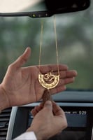 تعليقه سياره بالاسم