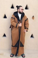 فروه مطرزه بمخمل وجلد بني