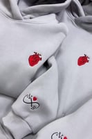 بلوفرات مع تطريز حسب الطلب