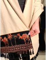 شال شتوي بالاسم بألوان مختلفه