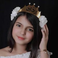 تاج بالاسم مع ورد