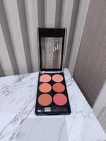 باليت بلاشر بألوان مميزه