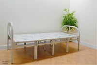 سرير سفط حديد ارضية خشب