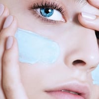 غسول مقشر للوجه بالحبيبات الدقيقة 150 مل - مياه حر...