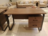 مكتب خشبي عصري بتصميم أنيق 120 سم