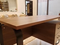 مكتب خشبي عصري بتصميم أنيق 120 سم