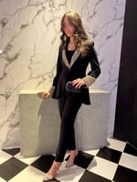 نايلا طقم بدلة سهرة نسائية سوداء مطرزه بالكريستال