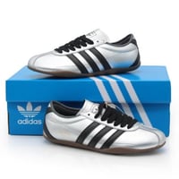 حذاء اديداس نسائي فيتنامي