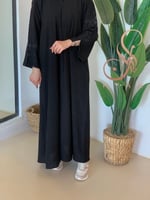 عباية تطريز اغصان بفتحه