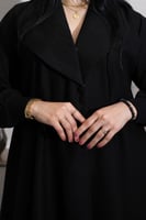 عباية نص كلوش بتدخيله مطاط على الكم