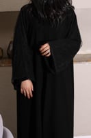 عبايه سوداء بتدخيلة دانتيل على الكم-D777