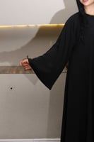 عباية ربع كلوش بتصميم عصري وعملي سادة