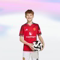 طقم مانشستر يونايتد الأول للأطفال موسم 2025/2026