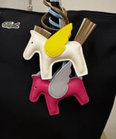 تعليقات للشنط ( حصان )