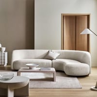 كنبة زاوية خشب سويدي وبوكلية - ابيض