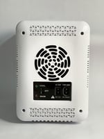 ثلاجة بيضاء