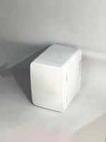 ثلاجة بيضاء