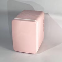 ثلاجة وردية