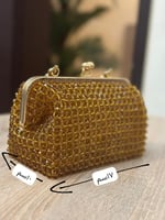 شنطة بالخرز الزجاجي