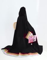 عباية كريب نقشة هندية على طرف الاكمام والطرحة