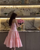 فستان مسك وردي للبنات تصميم ناعم وانيق للعمر المحي...