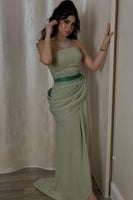 فستان سهرة أخضر فاتح مطرز بحزام كريستال لامع