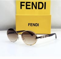 نظارة شمسية نسائية فندي كلاسيك