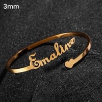 باقة ورد مع اسوارة بالاسم رسمة قلب