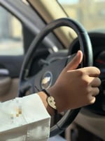 طقم سوارتين تصمم بشكل قلب