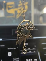 تعليقة سيارة بالاسم شكل صقر