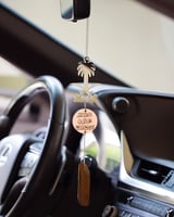 تعليقة العود سيفين ونخله معا الاسم