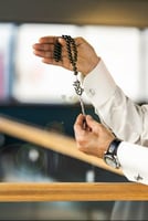 طقم رجالي كبك / قلم /سبحه بصندوق انيق ومرتب