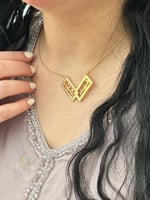 سلسال اسمين تصميم فريد مرصع زركون