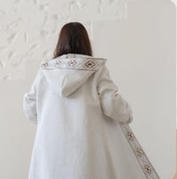 بشت شتوي نسائي مطرزه بشكل جديد